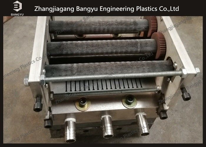 Extruding Mold Design for Plastic Parts with Hot Runner for Heat Insualation Profile