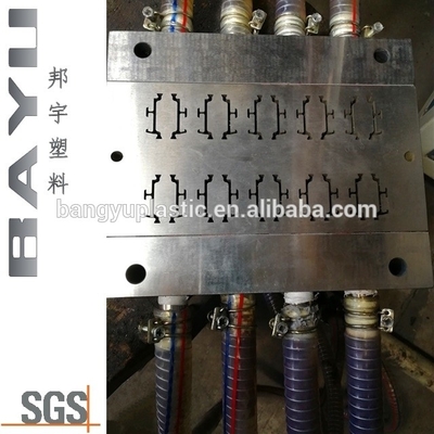 PA66 Thermal Break Strips Extrusion Mold in Extruding Machine