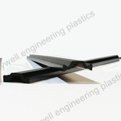 Thermal Break Aluminum Windows PA66 GF25 Bar , C-Shaped Polyamide Extrusion Strip