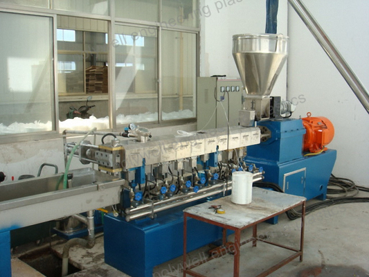 Production PA66 Parallel Twin Screw Plastic Granulator Machine Raw Material Production Machine